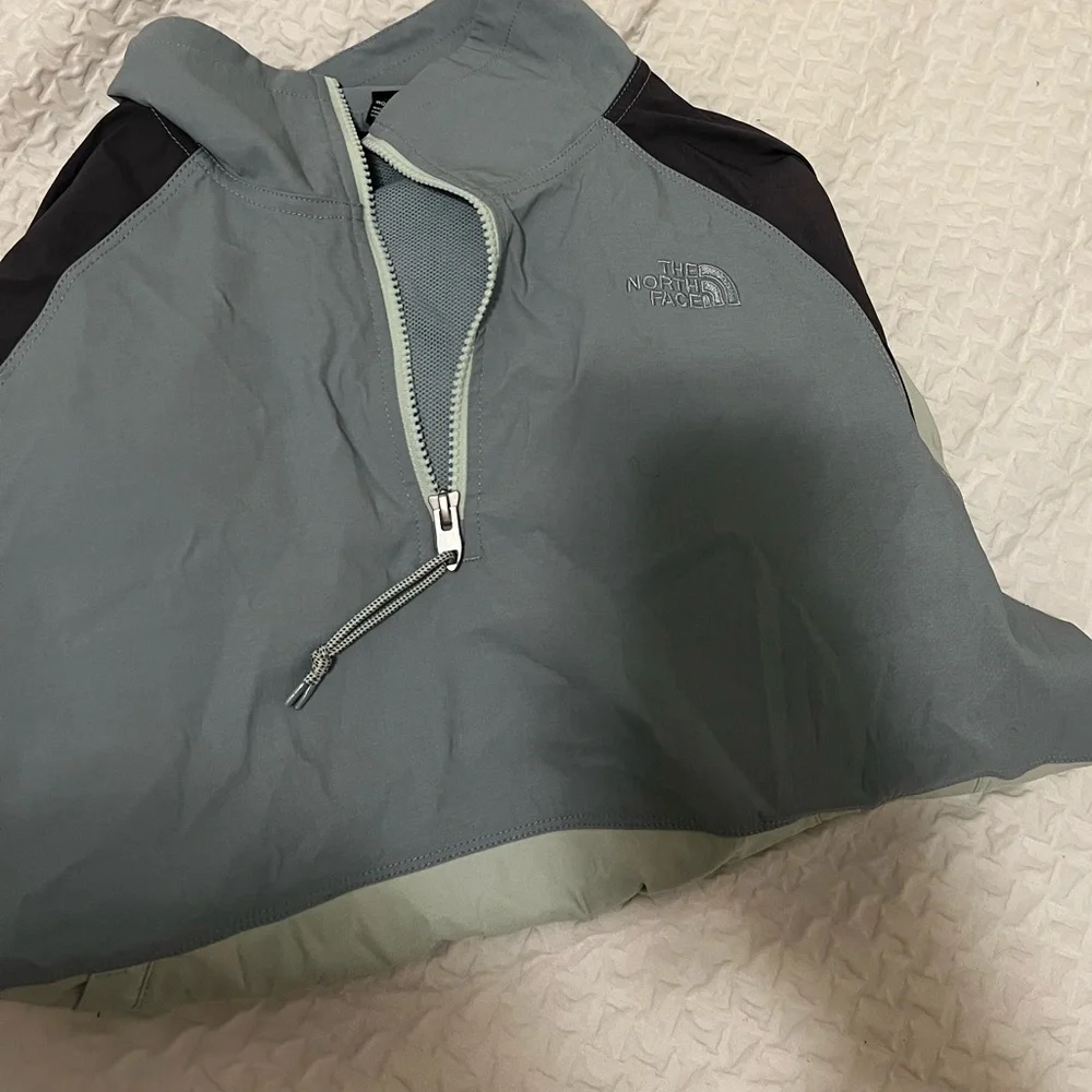 North face rain jacket - Picture 2 of 2